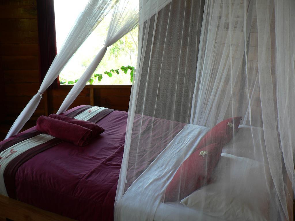 Waecicu Eden Beach Hotel Labuan Bajo Rom bilde