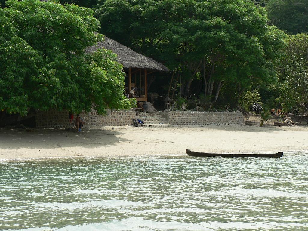 Waecicu Eden Beach Hotel Labuan Bajo Eksteriør bilde