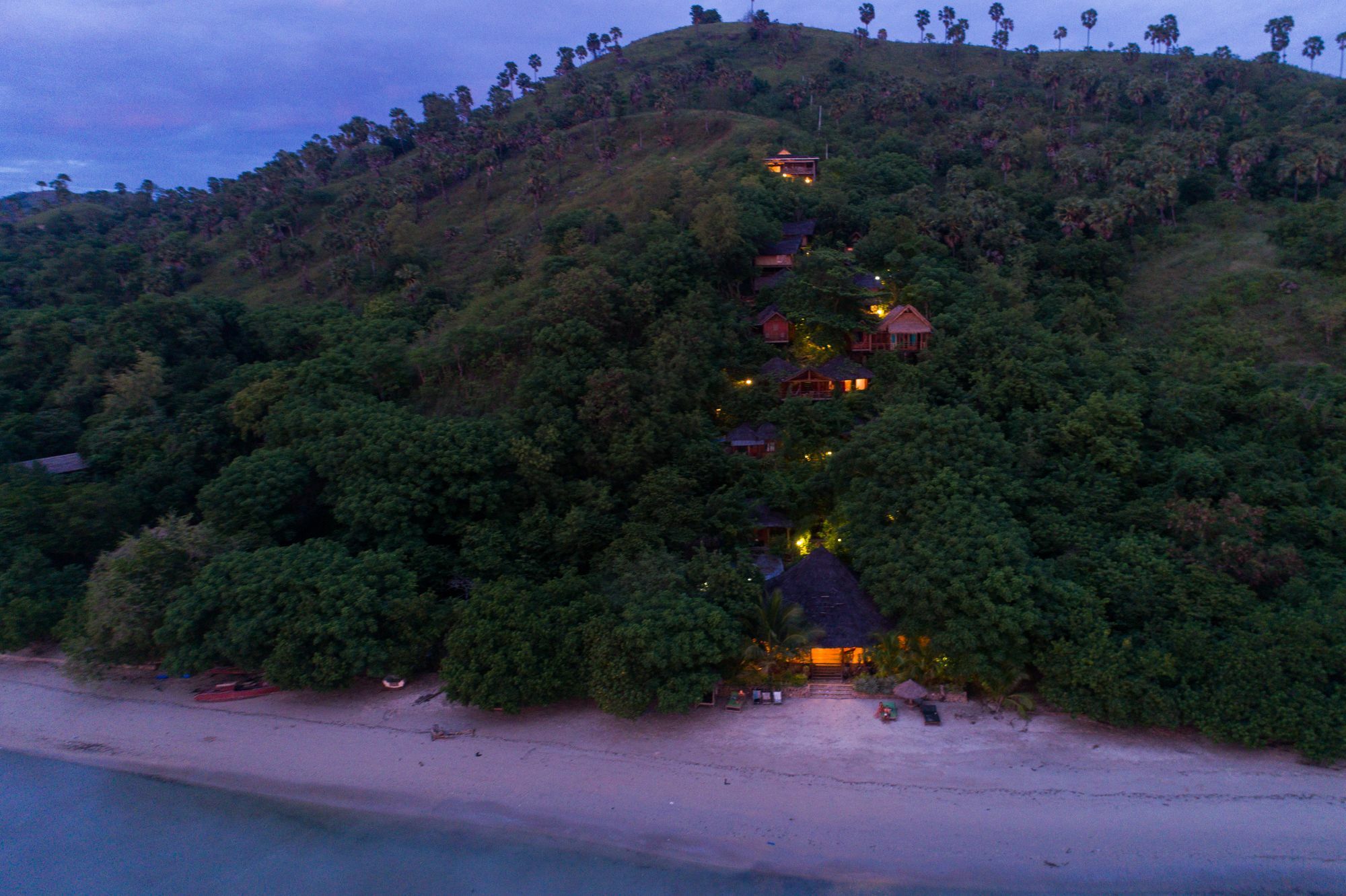 Waecicu Eden Beach Hotel Labuan Bajo Eksteriør bilde